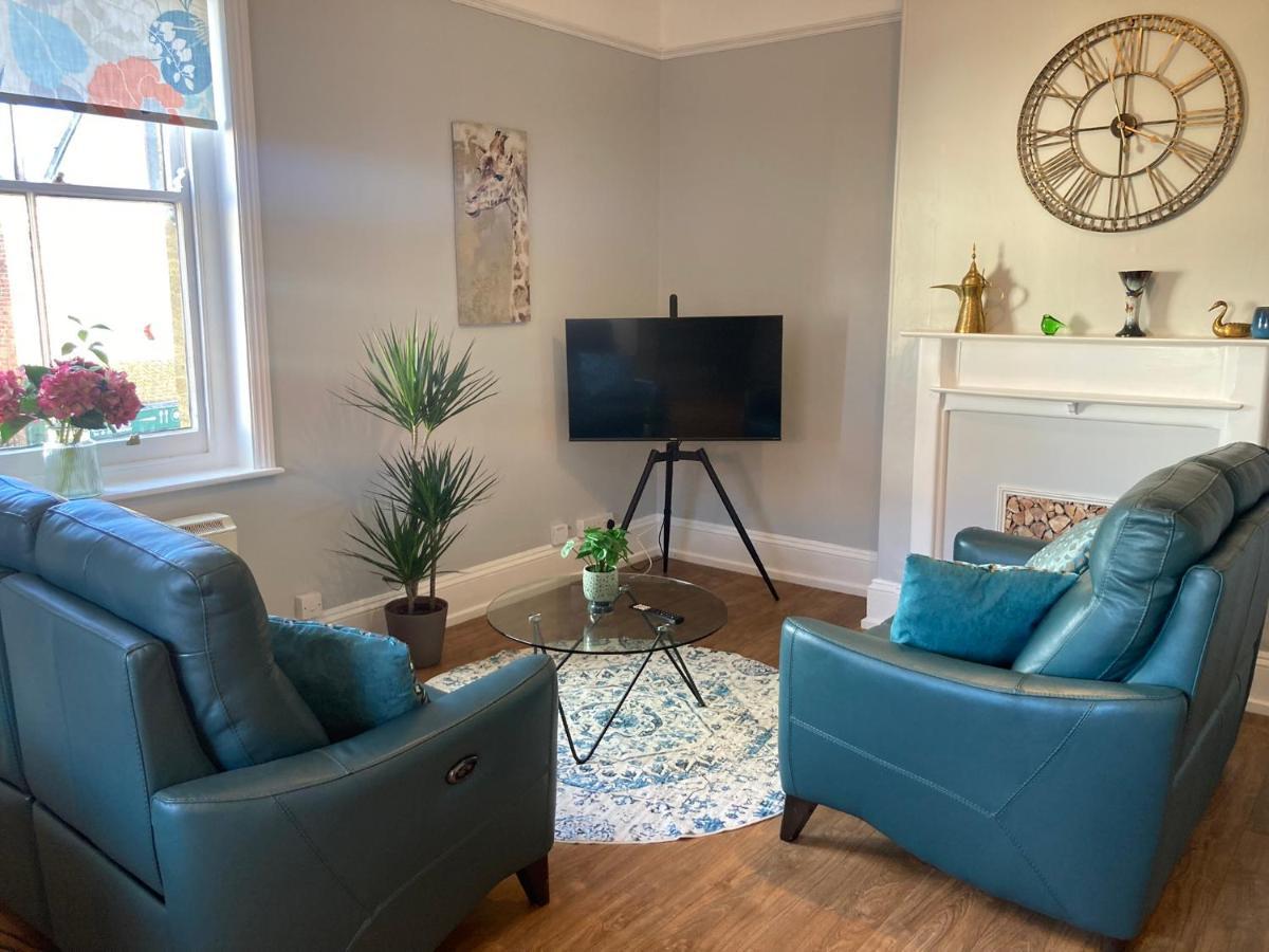 Stylish Flat In Yeovil Somerset Exterior foto