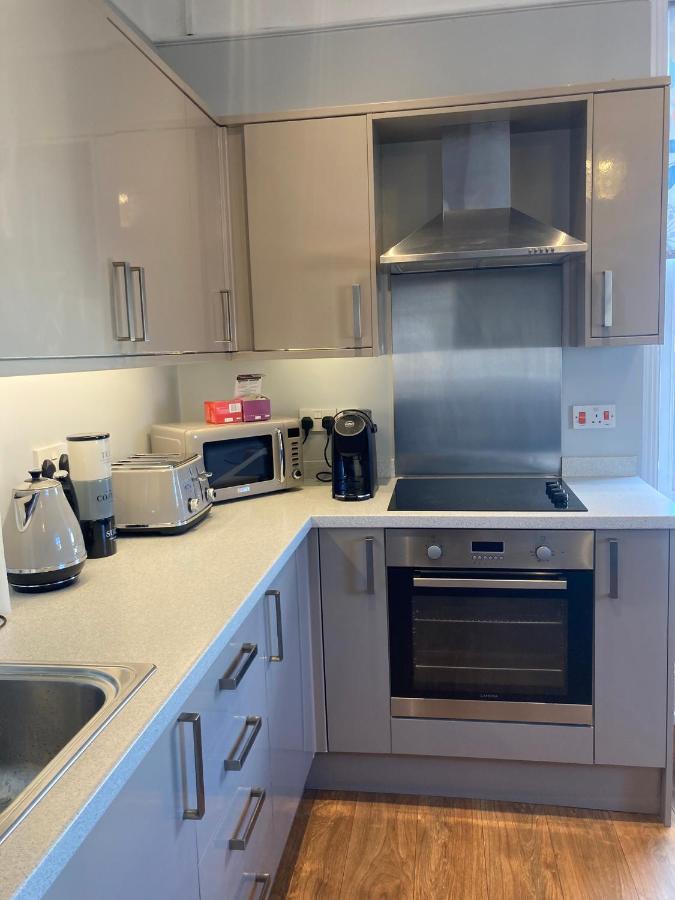Stylish Flat In Yeovil Somerset Exterior foto